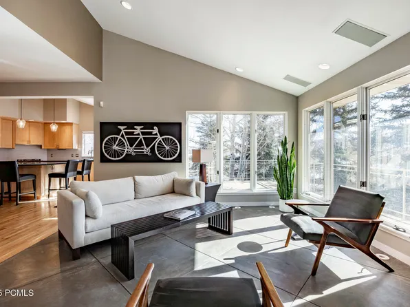 8762 N Gorgoza Dr, Park City, UT 84098