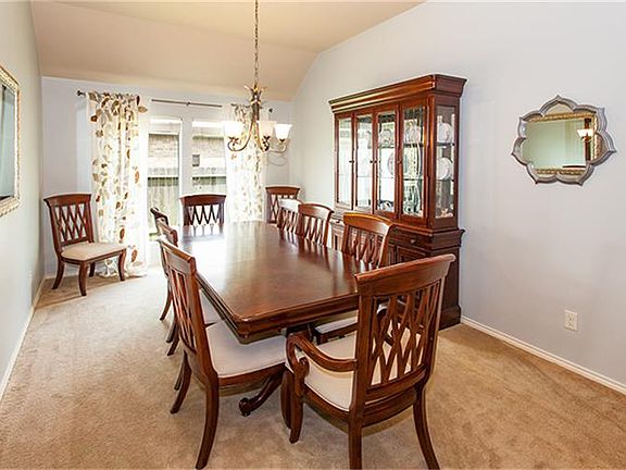 4th image of 3031 Spring Hill Ln