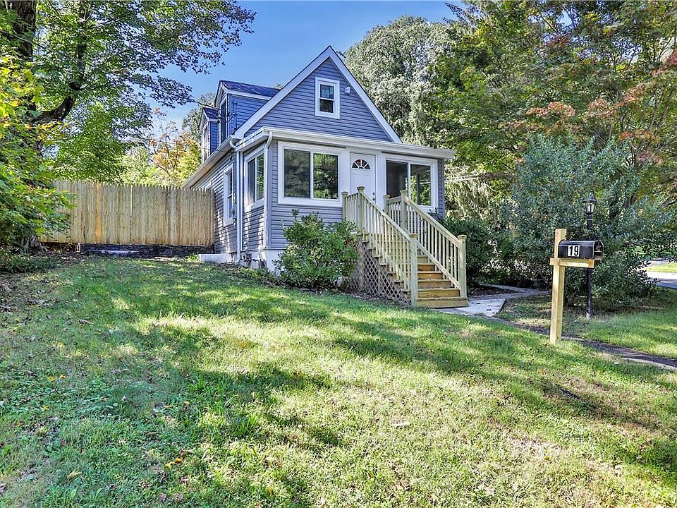 1st image of 19 Chalmers Boulevard