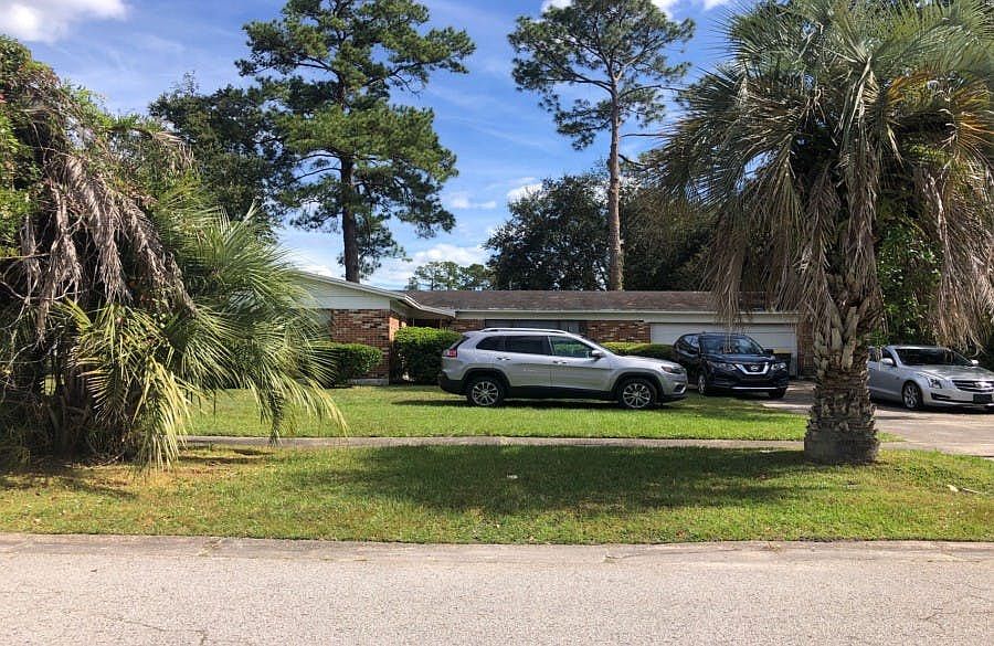1st image of 2605 Elisa Dr W