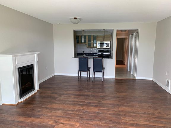 3rd image of 701 122nd Ave NE APT 108
