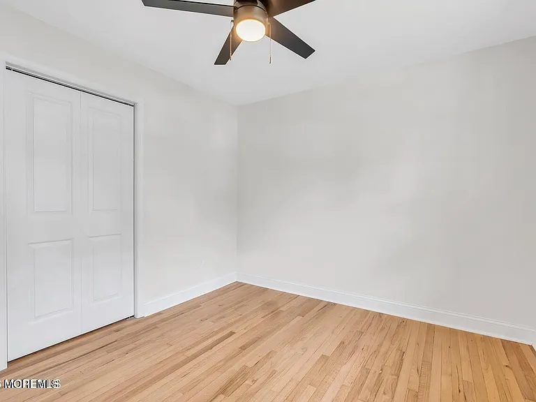 223 Essex Dr — Photo 5