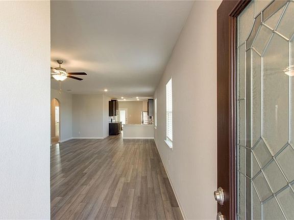 4th image of 256 Mount Vernon Way