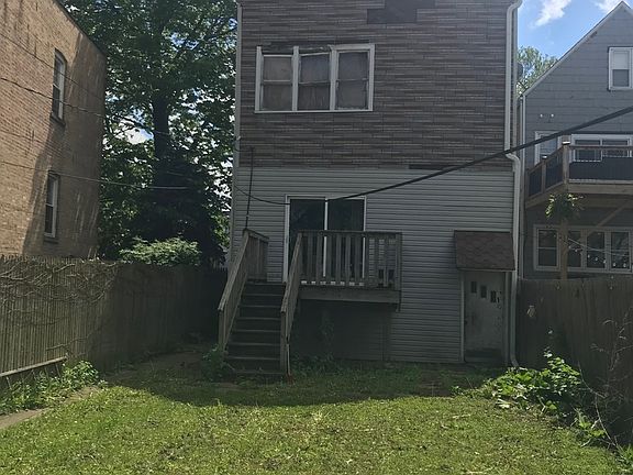 4th image of 3642 W Oakdale Ave