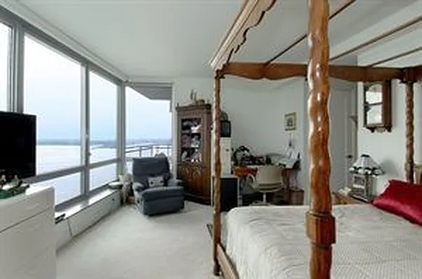 Rented by Douglas Elliman | media 22