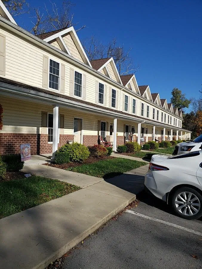 2 bed, 1.5 bath, 1100 sqft, $1,250 — Photo 1