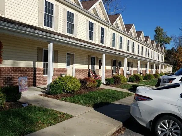 675 Morris Ave #106, Shinnston, WV 26431