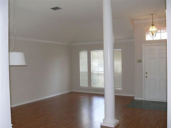 4th image of 2409 Gunnison Trl