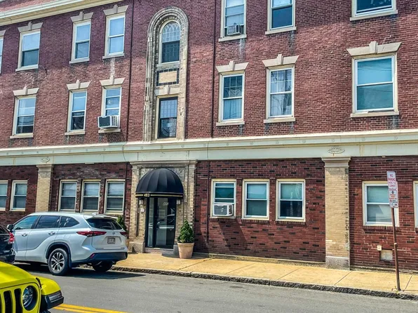 483 Shirley St APT 8, Winthrop, MA 02152
