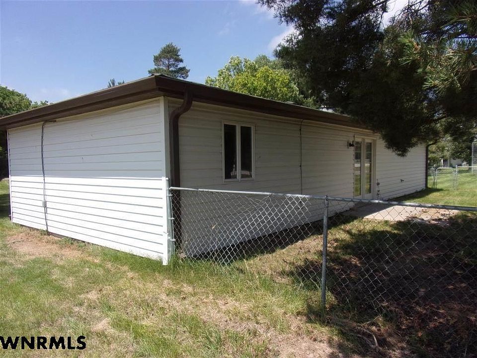 2nd image of 4020 Hilltop Dr
