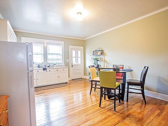 5th image of 205 Merriman Ave