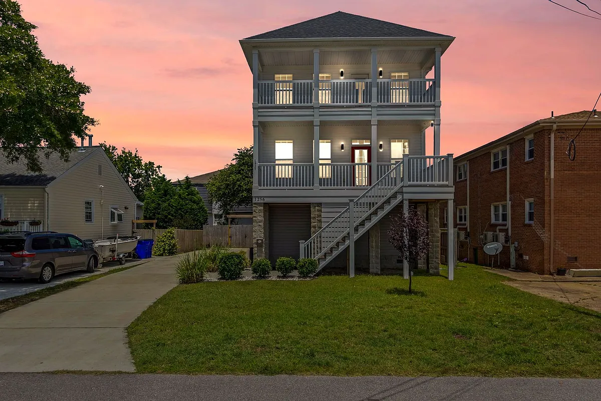 Building Photo - 1256 Little Bay Ave
