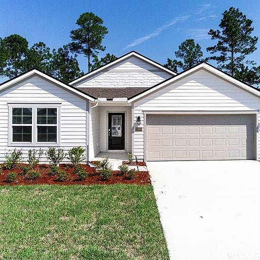 Immaculate front yard