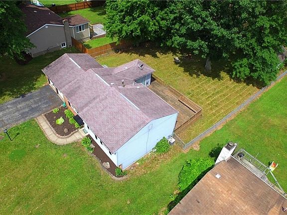 2nd image of 2855 Malibu Dr SW