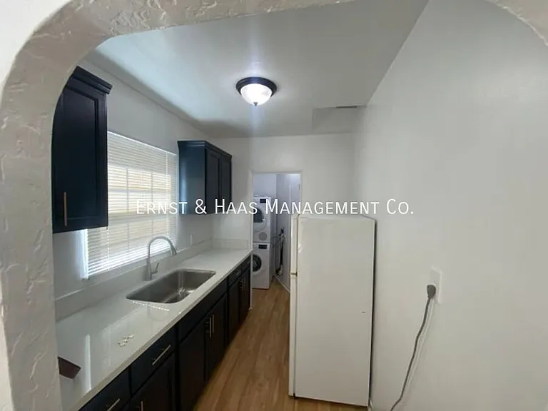 822 Belmont Ave — Photo 6