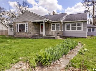 720 W Vandeveer St, Taylorville, IL 62568