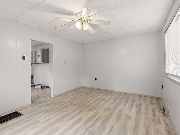 5th image of 305 5th St