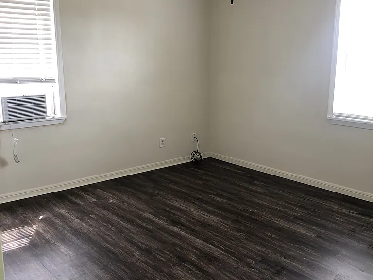 825 Smelker Ave — Photo 6
