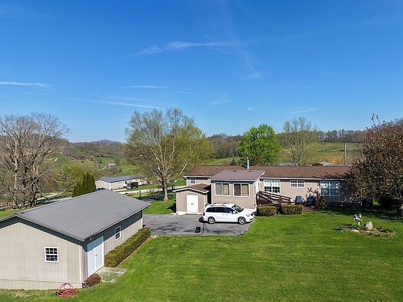 3rd image of 88 Grandview Dr