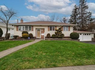 295 Thorn Street, Oceanside, NY 11572