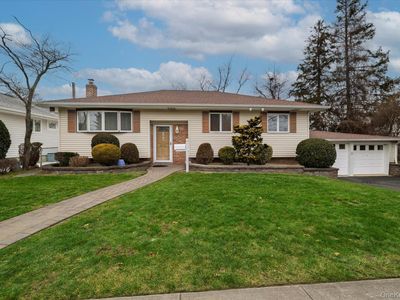 295 Thorn Street, Oceanside, NY, 11572