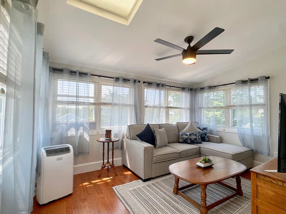 531 Green End Ave #2