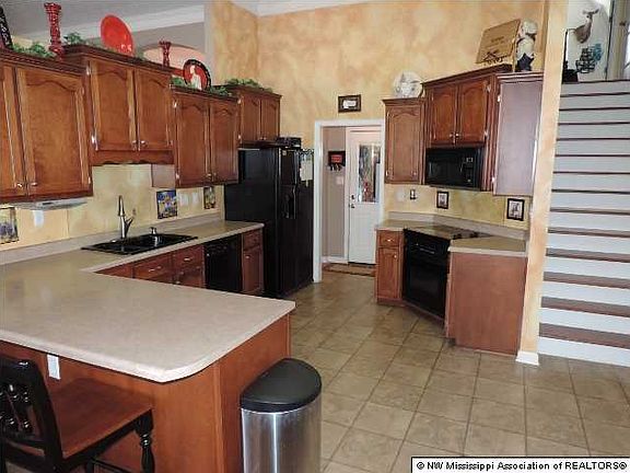 4th image of 4204 Sidlehill Dr