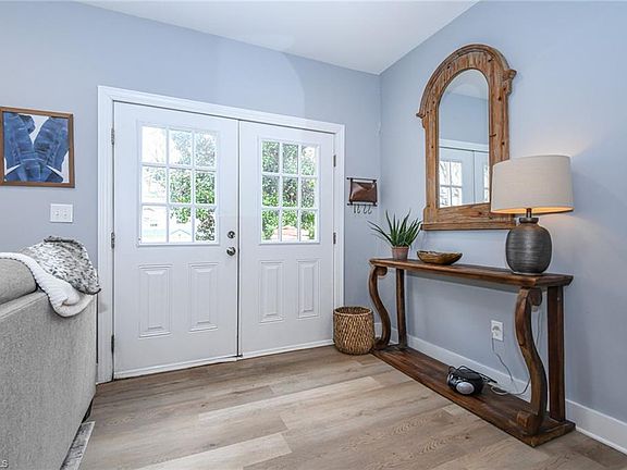 4th image of 705 Delmont St