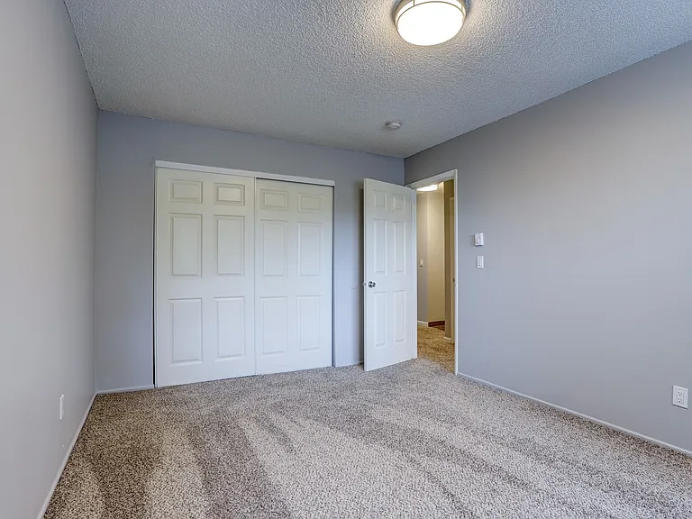 Awesome location near Salish Ponds City Park. — Photo 42