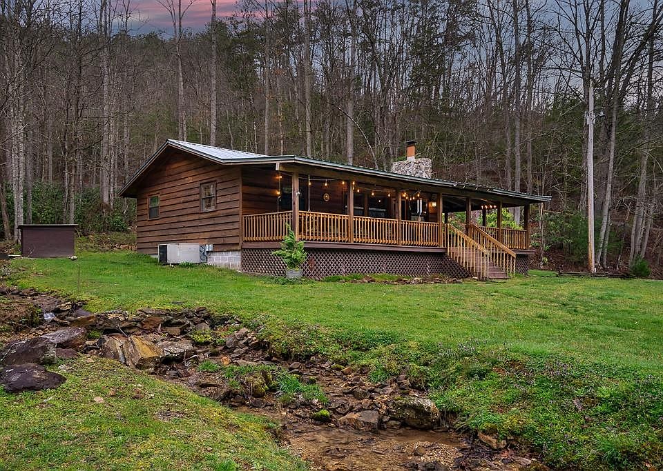 1st image of 2504 Happy Hollow Rd
