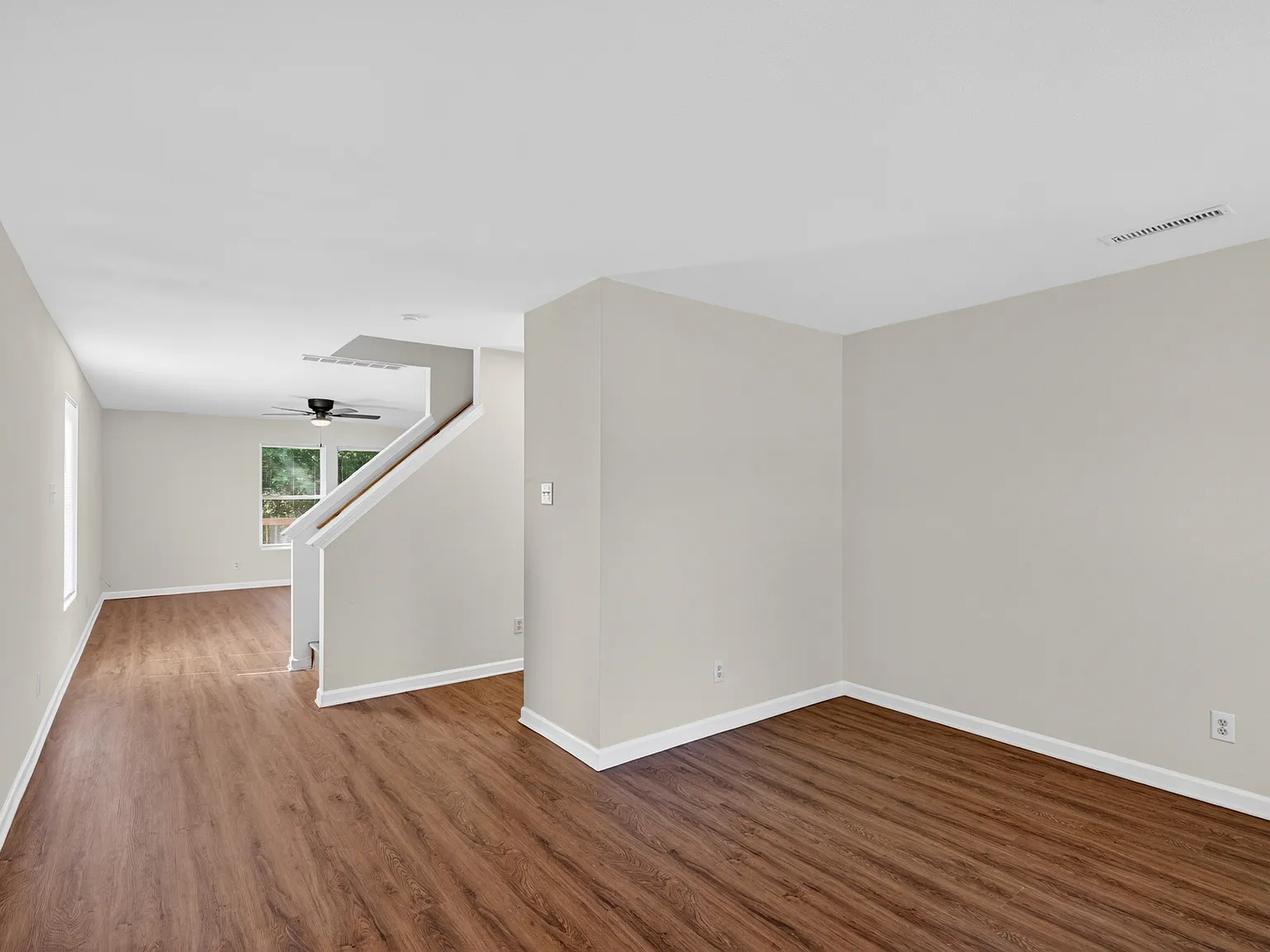 3 bed, 2.5 bath, 1903 sqft, $1,950 — Photo 2