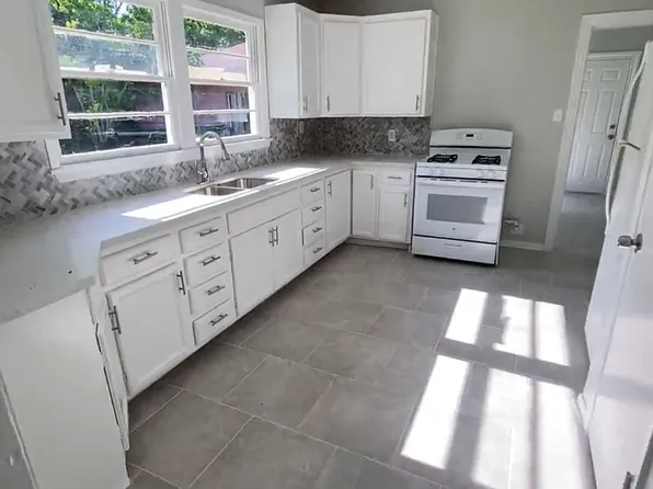 4465 Berkley St, Beaumont, TX 77703