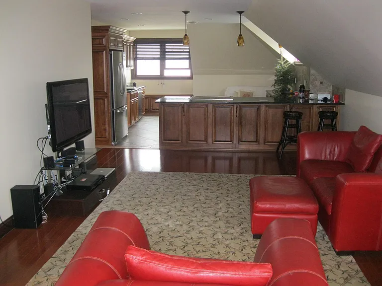 203 W Market St #3 — Photo 2
