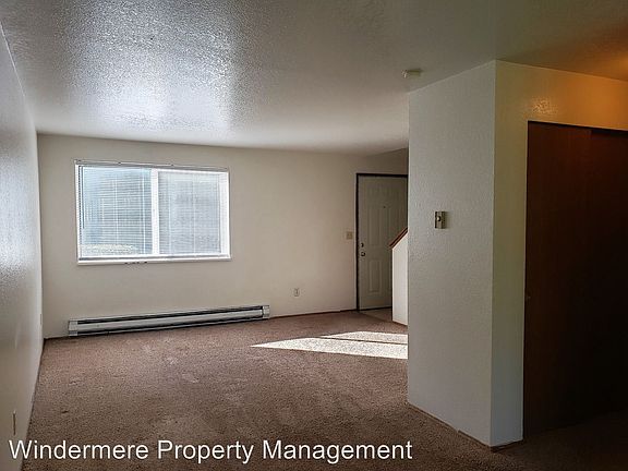 3rd image of 10438 NE State Highway 104 APT 5