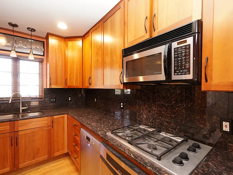 1326 Cleveland Heights Blvd — Photo 10