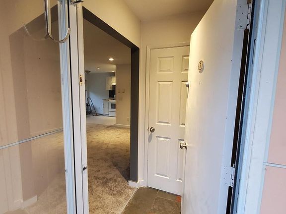 3rd image of 125 108th Ave SE #2