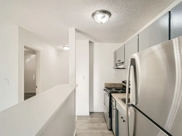 Vashon Vue, 22805 30th Ave S #202, Seattle, WA 98198
