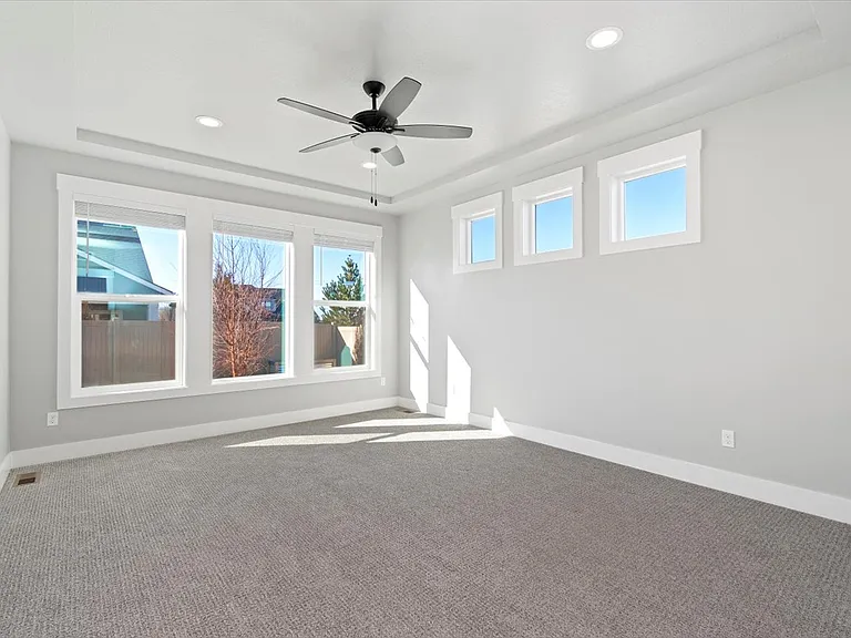 1925 N Rockdale Ave — Photo 11