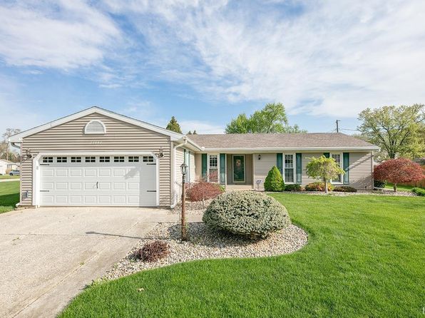 23447 Crestwood Dr, Elkhart, IN 46514