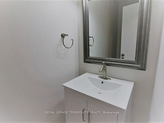 2nd image of 701 Burnhamthorpe Rd Unit 103