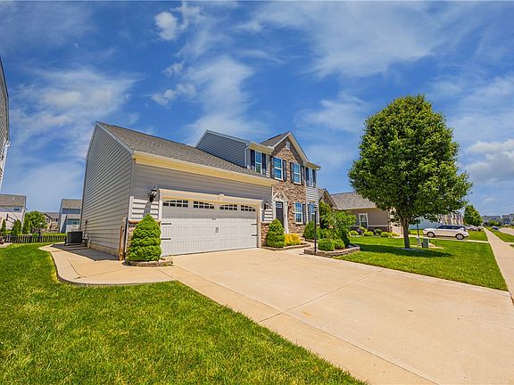 4th image of 7122 Bluestream Dr
