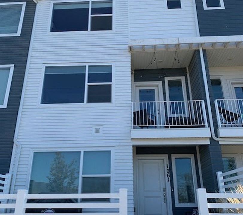 1st image of 1061 E Batten Ct