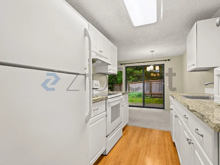 12528 NE 117th Pl #E5 — Photo 7