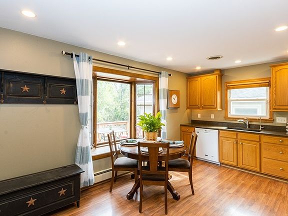 2nd image of 3278 Whitesand Dr NE