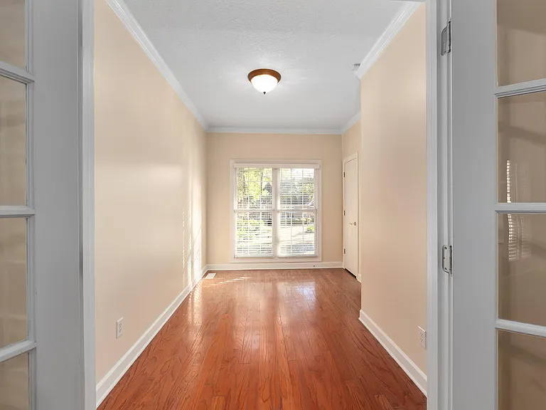 108 Barrett Pl — Photo 15