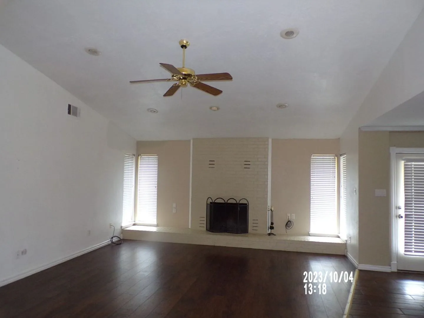 Large bedrooms, located on West side of town — Photo 3
