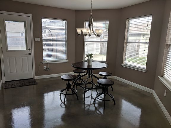 Dining Room - Bay Window