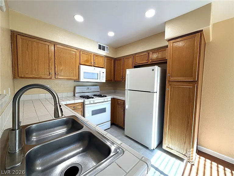 4955 Lindell Rd #203 — Photo 2