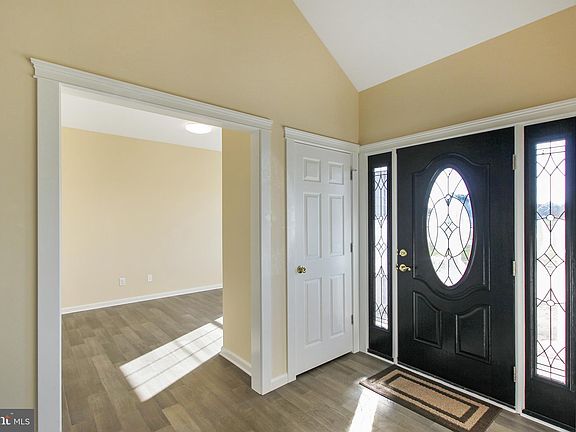 3rd image of 4460 Mayflower Dr