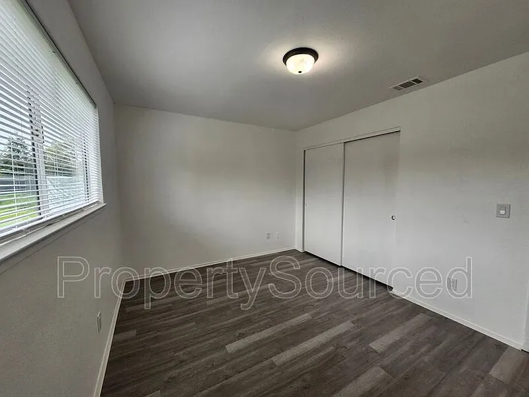 1944 Hickock Ct — Photo 8